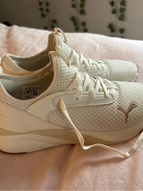 Puma Cream Sneakers